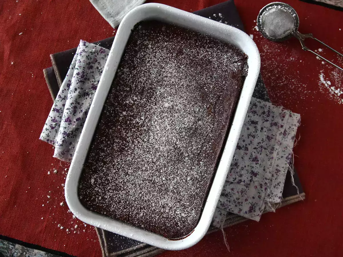 Изключително сладка торта с шоколад и крем от кестени само с 4 съставки - снимка 4