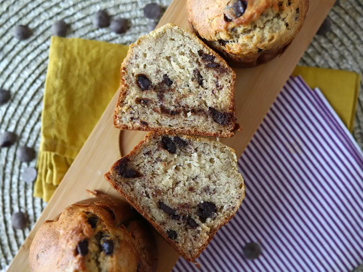 Изключително вкусни бананови мъфини с шоколадови капки - снимка 4