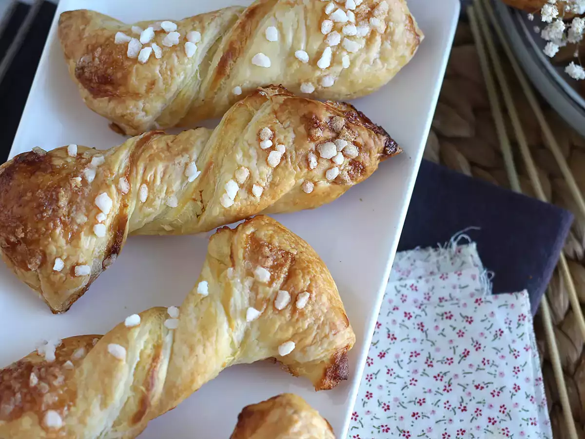 Извивки от бутер тесто с ванилов сладкарски крем - снимка 2