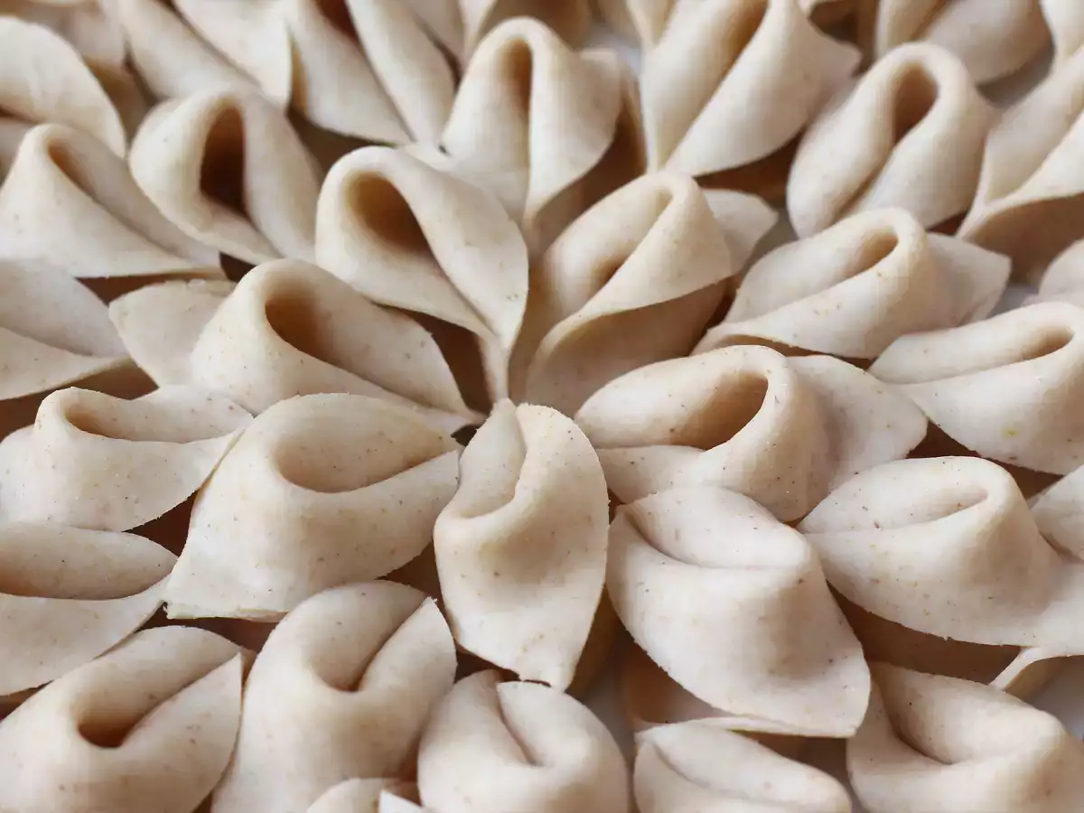 Как да си направим домашна паста: сорпресин, малка красива паста - снимка 3