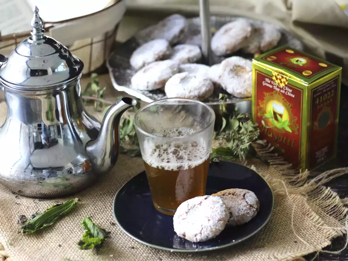 Как се приготвя автентичен марокански чай от мента - снимка 4