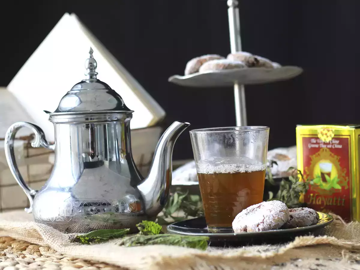 Как се приготвя автентичен марокански чай от мента - снимка 5