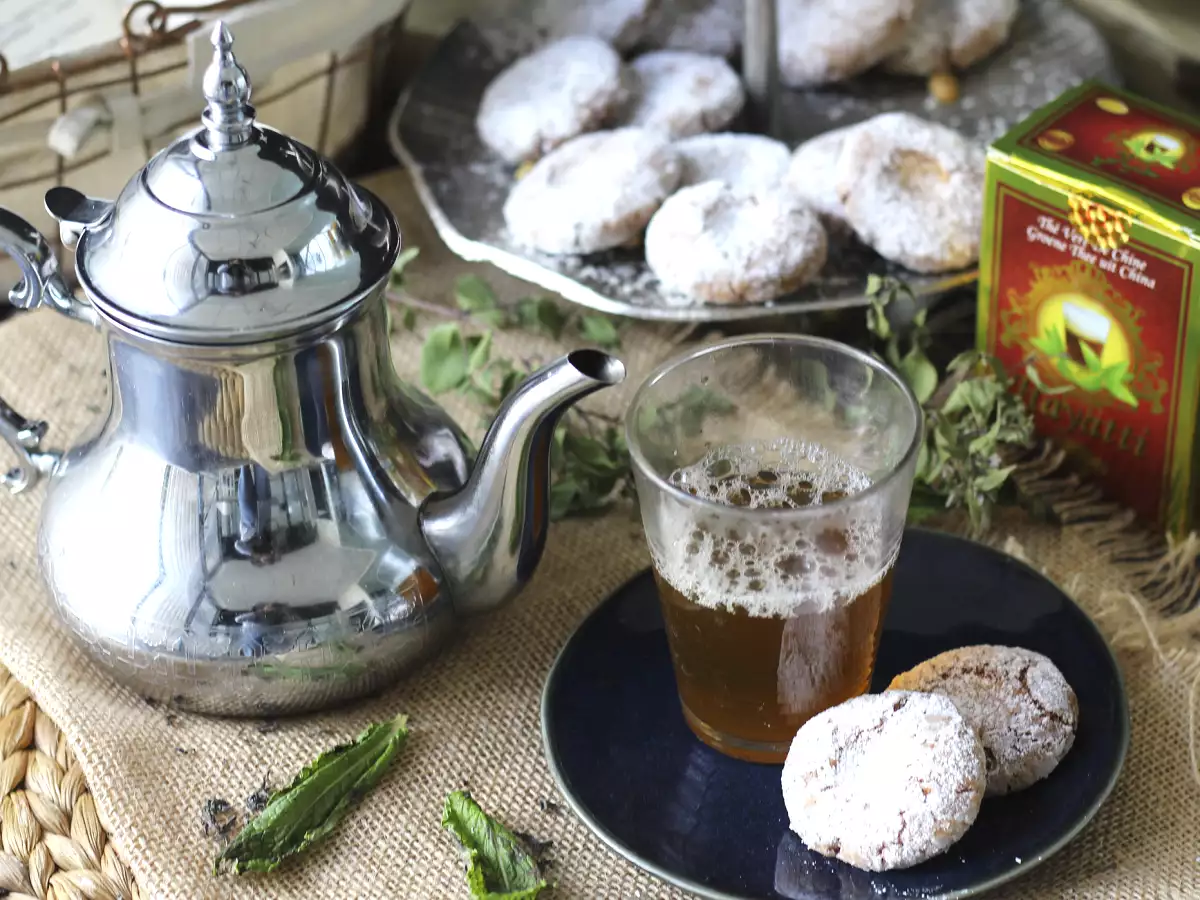 Как се приготвя автентичен марокански чай от мента - снимка 6