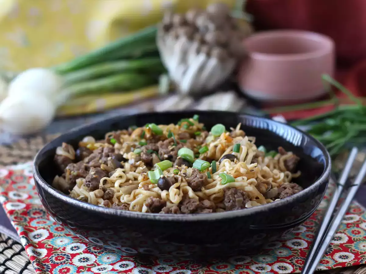 Как се приготвя разтворима юфка? Бърза рецепта с говеждо месо и гъби! - снимка 3