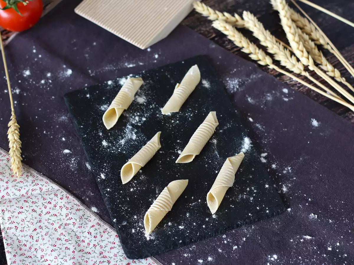 Как се приготвят яйчени гарганели - снимка 2