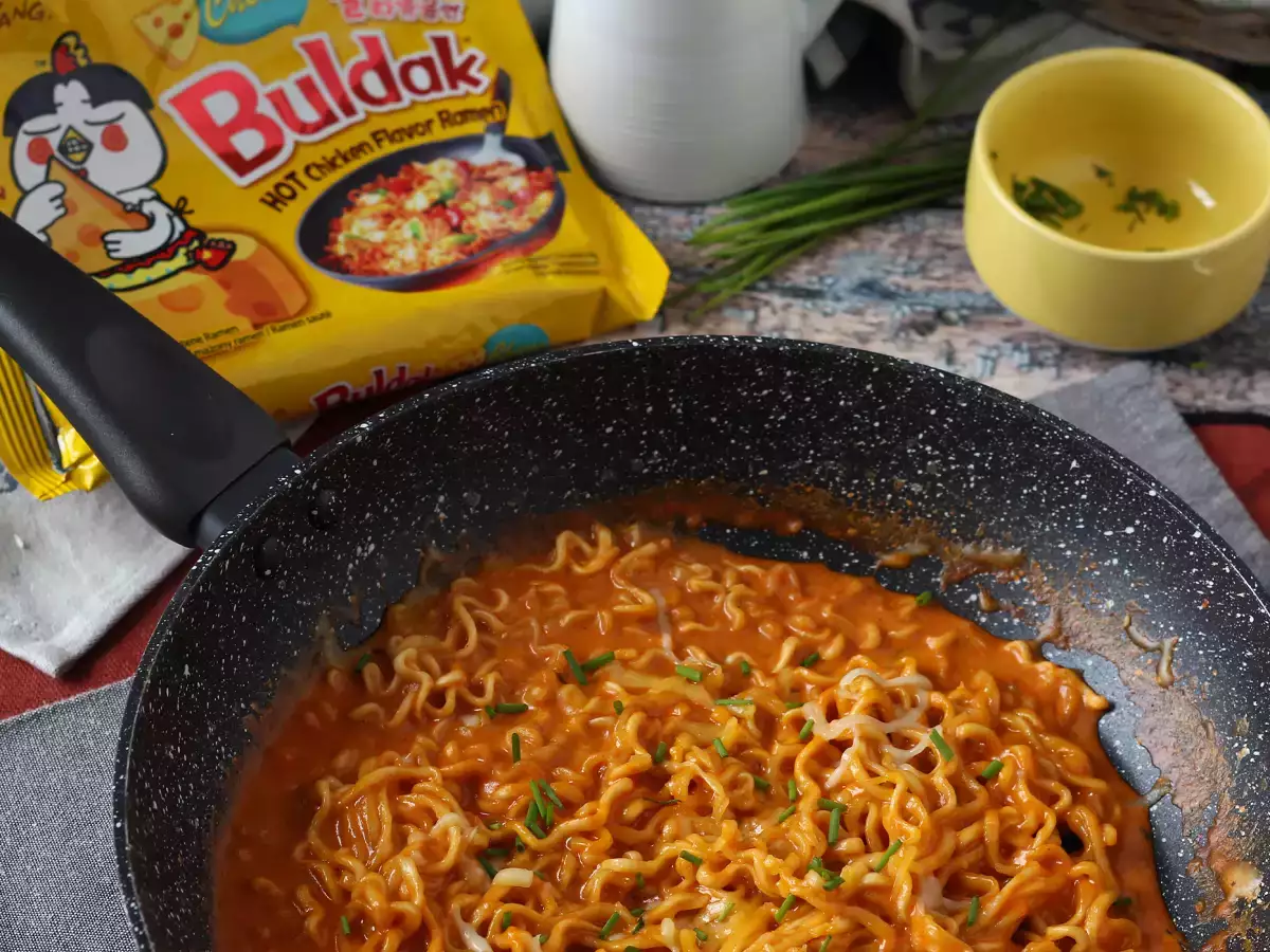 Как се приготвят юфка Buldak с вкус на сирене? Лесна и бърза рецепта! - снимка 7