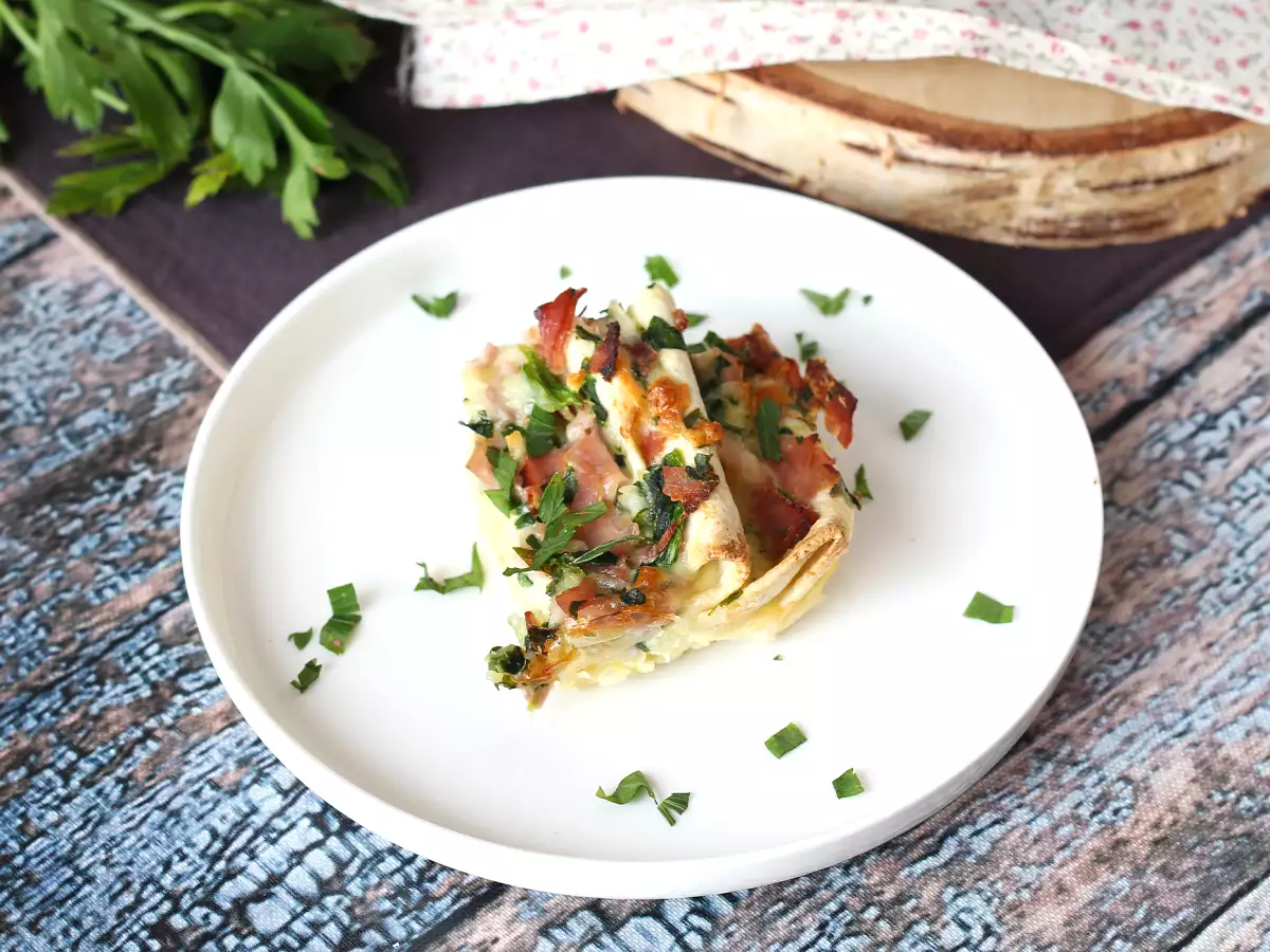 Какво да правим с тортилите Шунката, спанакът и моцарелата в гратена форма за торта с брънки - снимка 4