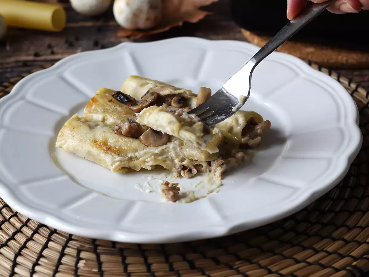 Канелони с гъби и наденица: богато и вкусно основно ястие - снимка 7