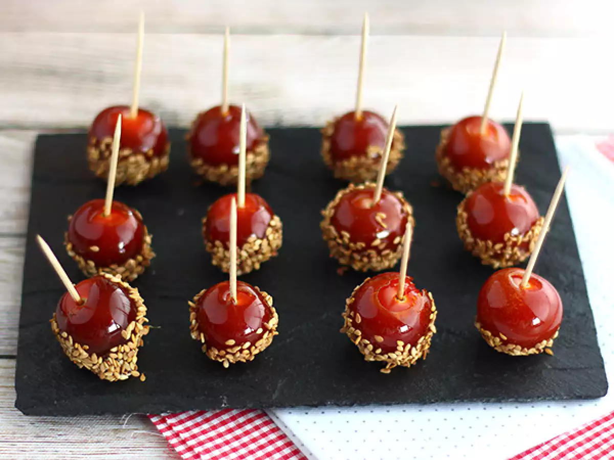 Карамелизирани чери домати със сусам или любовни домати - снимка 2