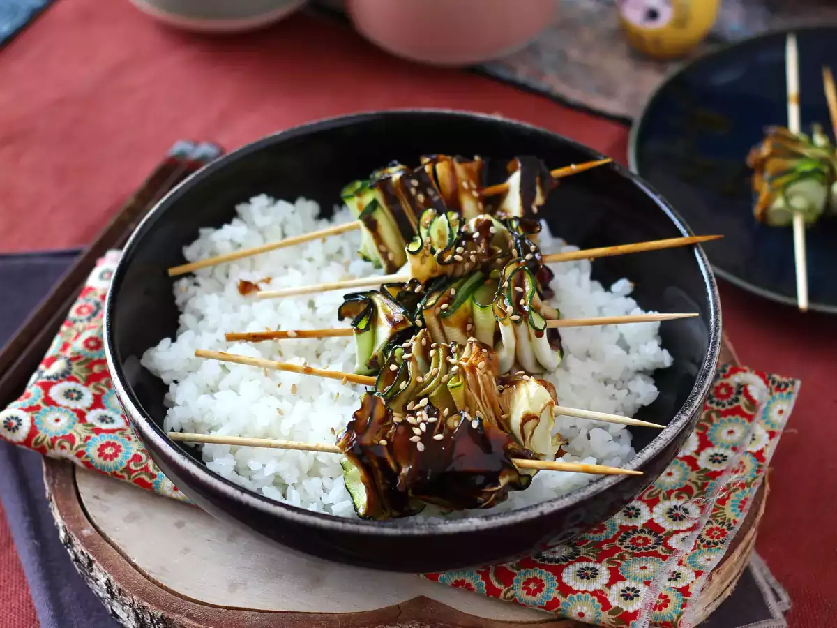 Кебап от тиквички с вкусен, пикантен азиатски сос - снимка 4