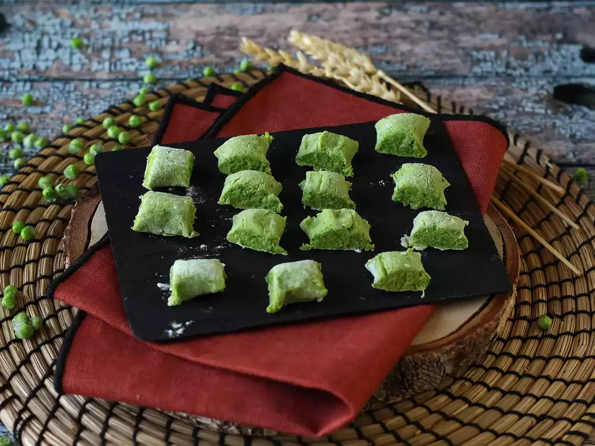 Кнедли от грах без яйца: готови за нула време! - снимка 4