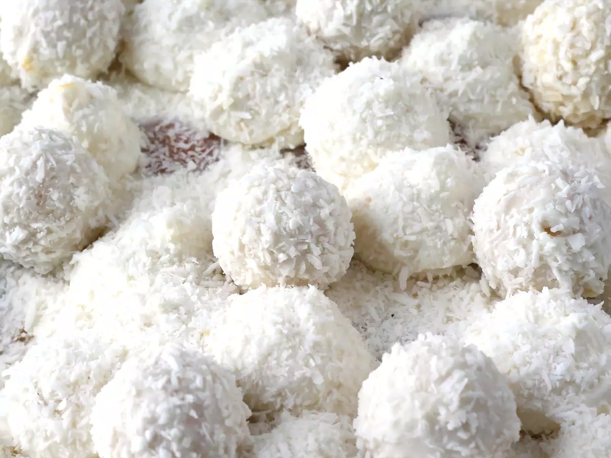 Кокосово тирамису с Raffaello - снимка 3