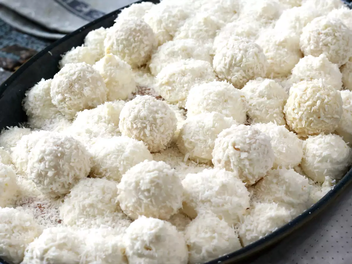 Кокосово тирамису с Raffaello - снимка 5