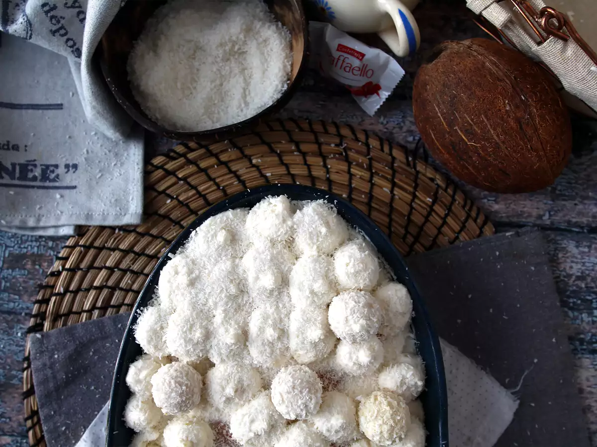 Кокосово тирамису с Raffaello - снимка 10