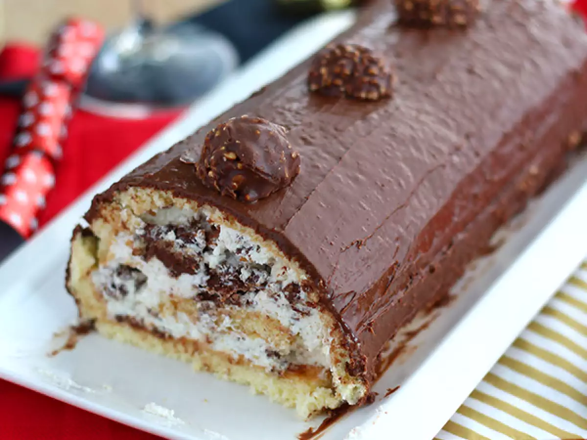 Коледен дървен материал с Ferrero Rochers - снимка 3