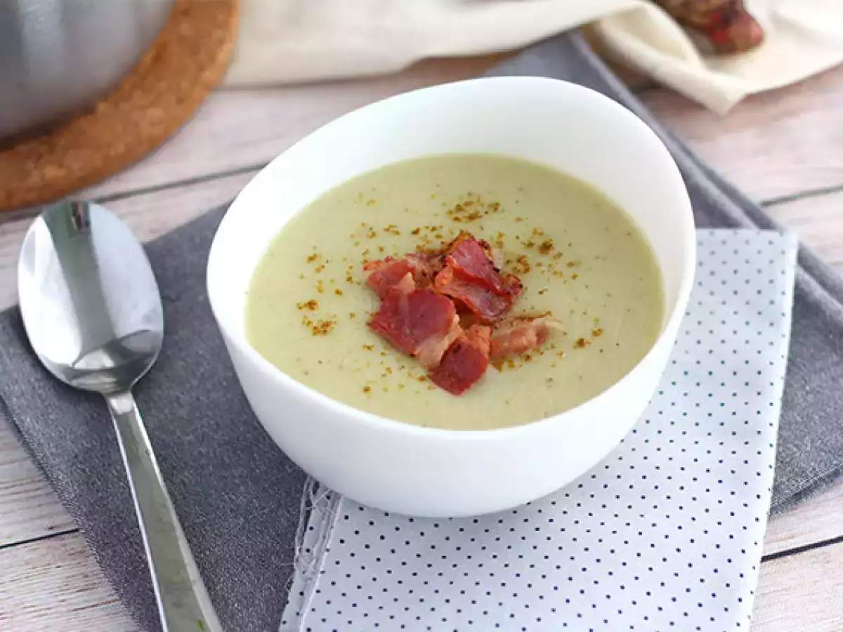 Крем супа от гулия (земна ябълка), картофи и бекон - снимка 4