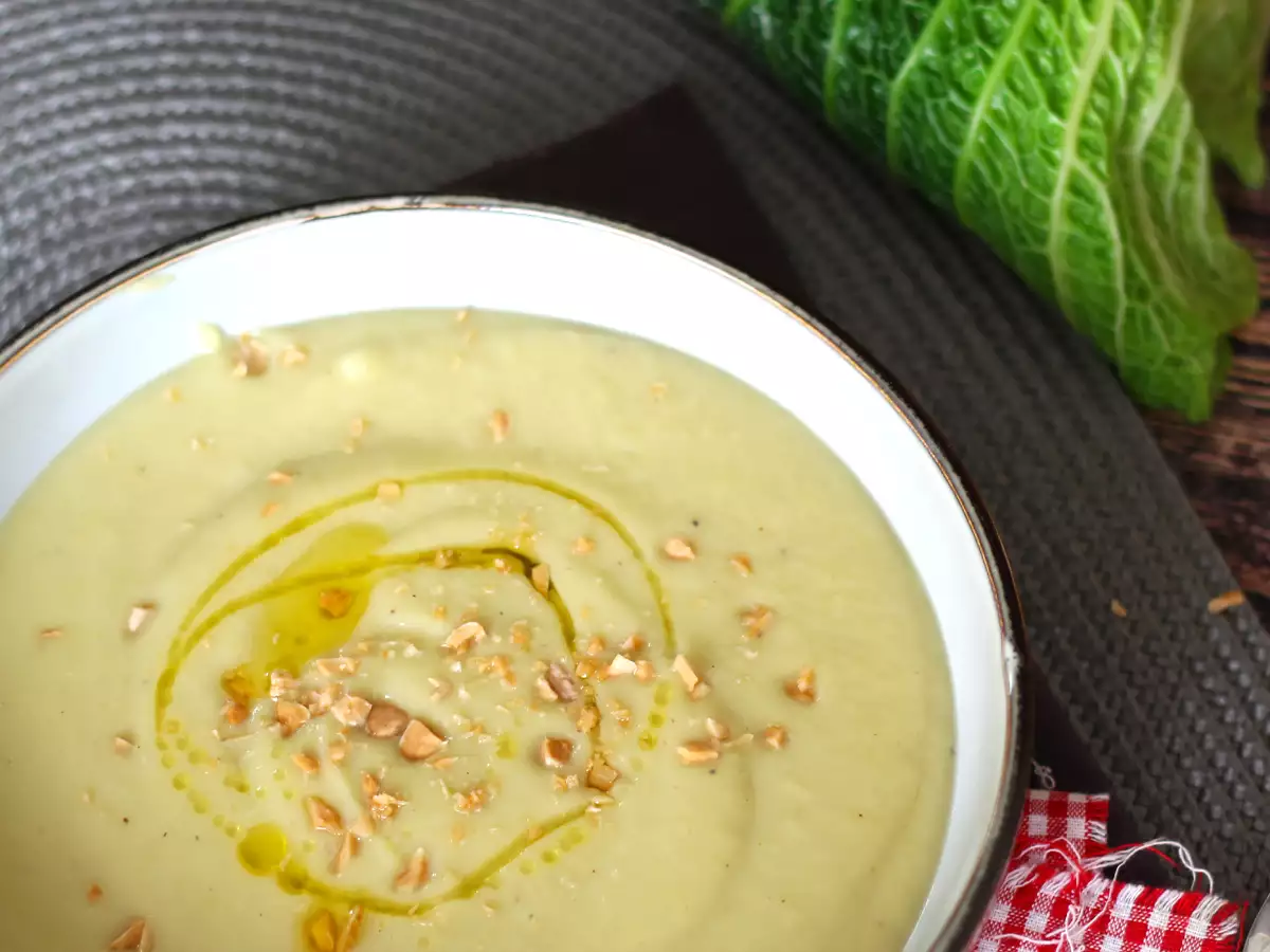 Крем супа от кейл и картофи в бърза готварска печка - снимка 2