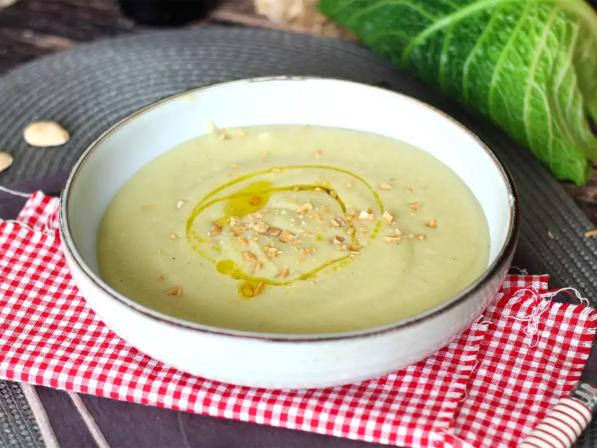 Крем супа от кейл и картофи в бърза готварска печка - снимка 3