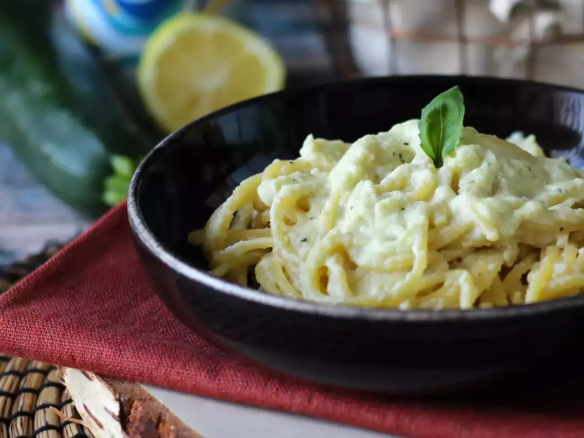 Кремообразна паста с тиквички и гръцко кисело мляко - снимка 3