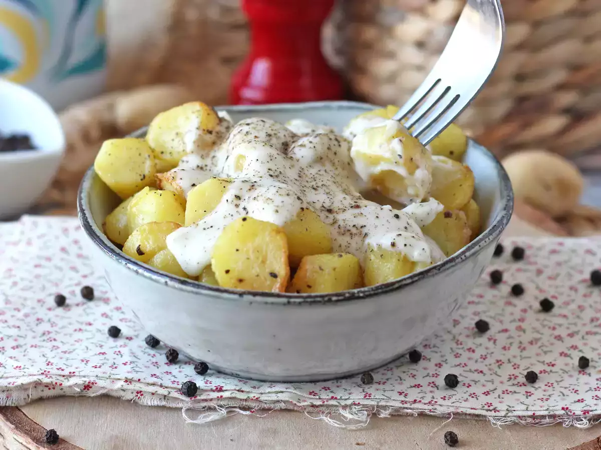 Кремообразни печени картофи cacio e pepe: лесната гарнитура, която побърква всички! - снимка 2