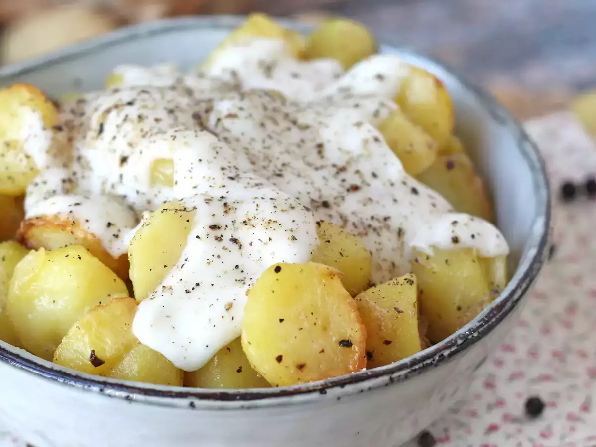 Кремообразни печени картофи cacio e pepe: лесната гарнитура, която побърква всички! - снимка 3