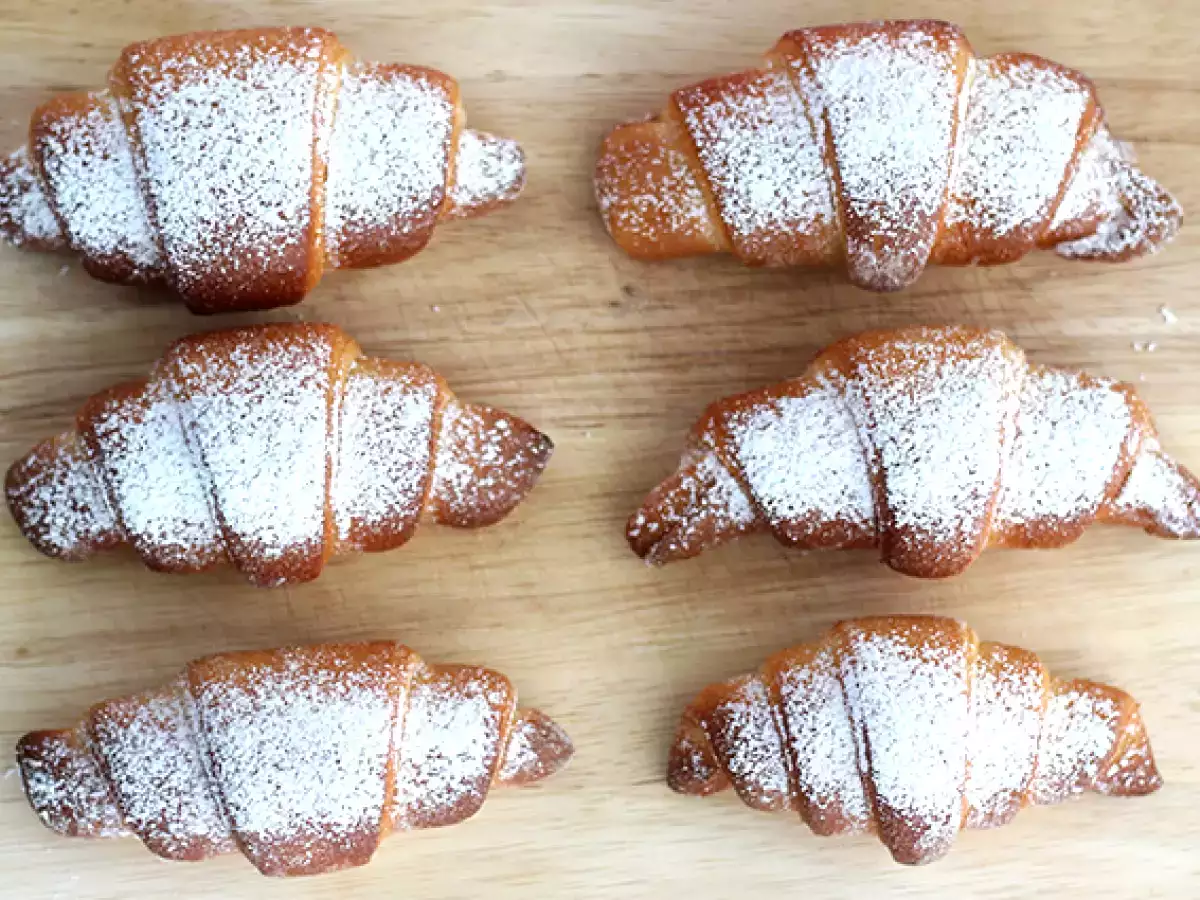 Кроасани с кондензирано мляко - снимка 3