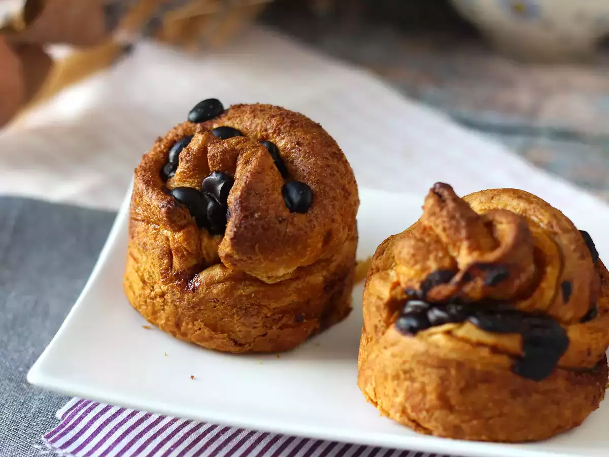 Круфини, комбинация от кроасан и кифла, с крем и шоколад - снимка 4