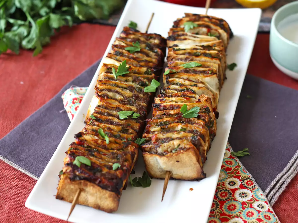 Лаваш кебап с тортили, прочутият лесен кебап, печен на фурна! - снимка 5