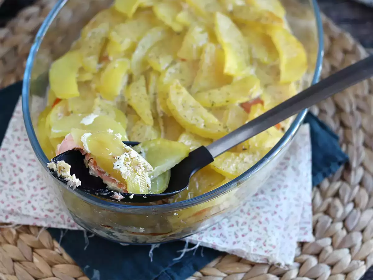 Лесен гратен от картофи и пушена сьомга! - снимка 3