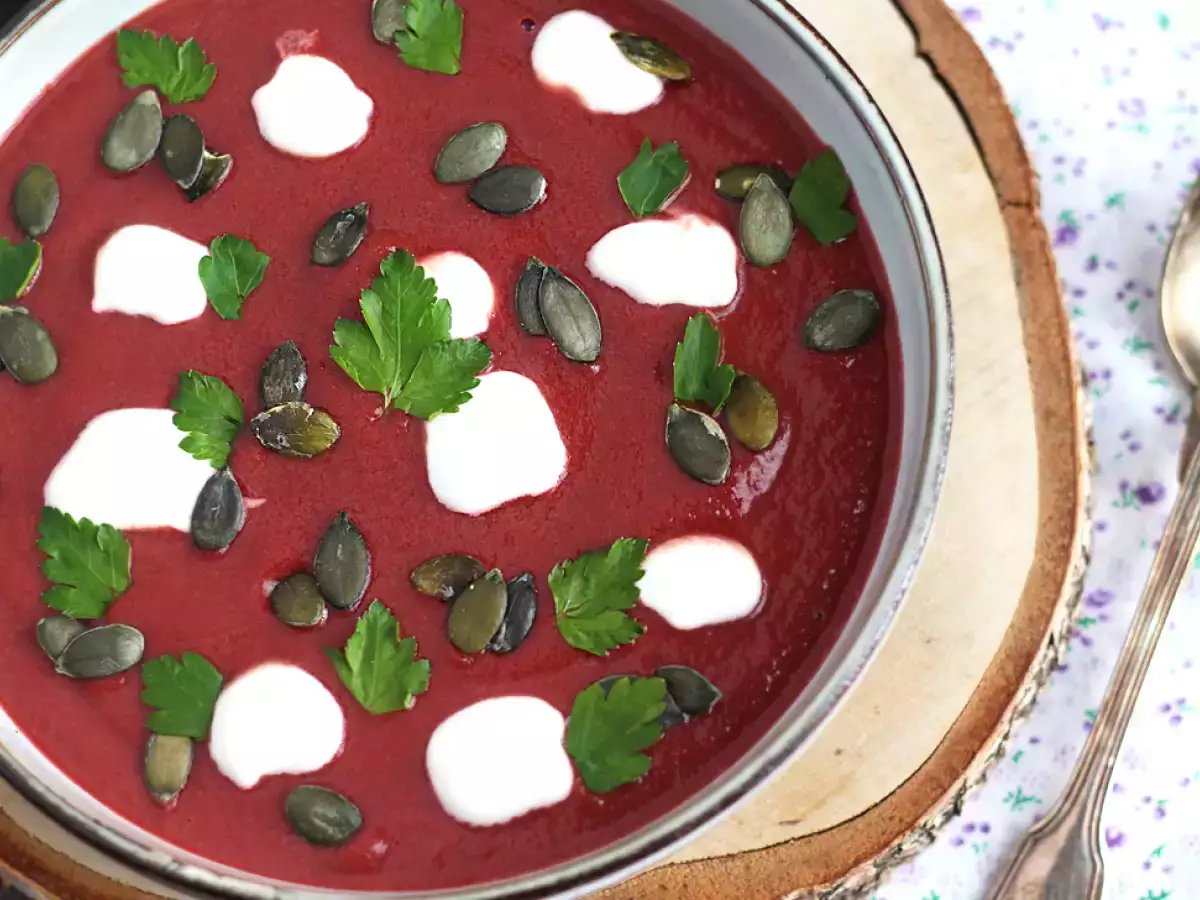 Лесна и цветна супа от цвекло - снимка 2