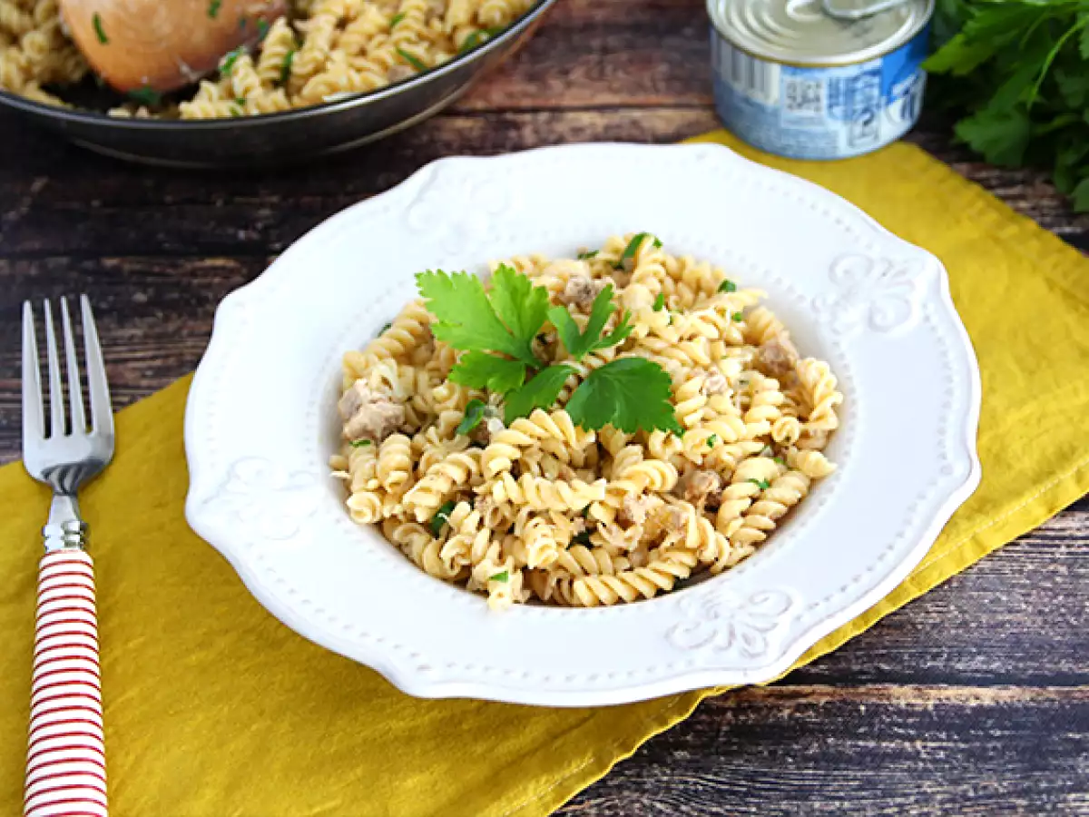 Лесна паста с риба тон