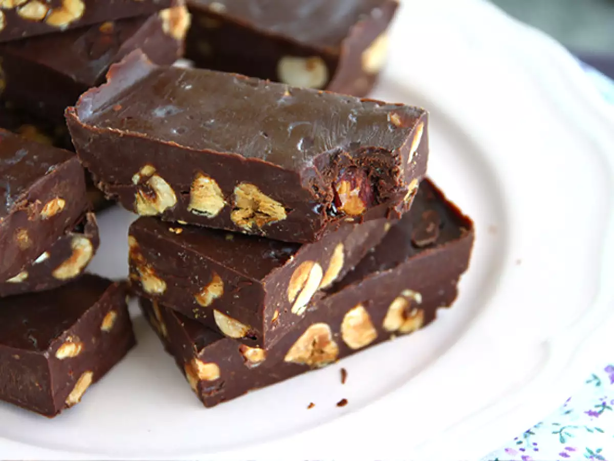 Лешников фъдж - квадрати от шоколад и лешници - снимка 4