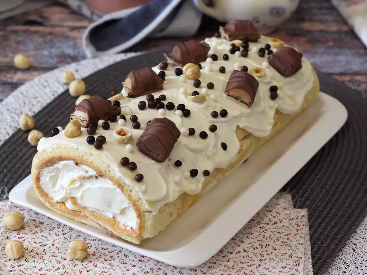 Лесно руло с вкус на Kinder Bueno – идеално за рожден ден или за коледната трапеза! - снимка 4