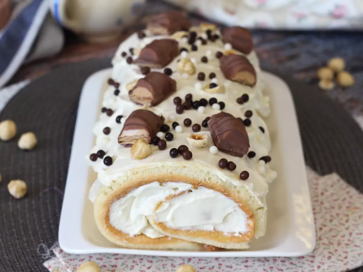 Лесно руло с вкус на Kinder Bueno – идеално за рожден ден или за коледната трапеза! - снимка 6