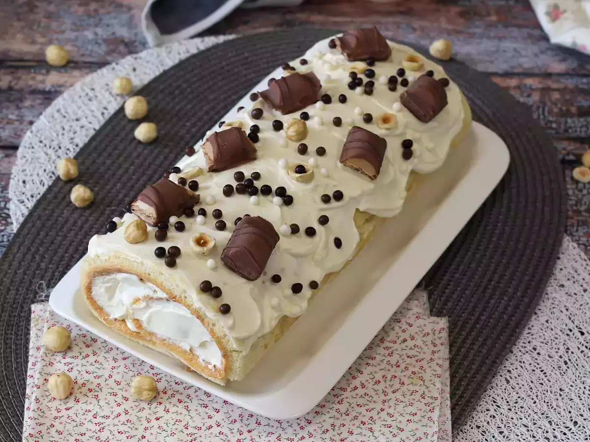 Лесно руло с вкус на Kinder Bueno – идеално за рожден ден или за коледната трапеза! - снимка 8