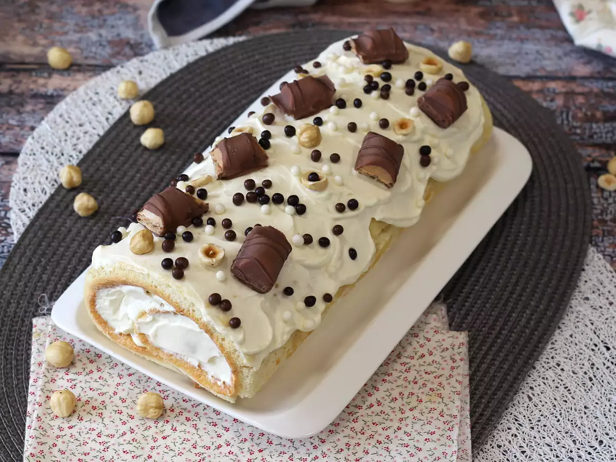 Лесно руло с вкус на Kinder Bueno, идеално за торта за рожден ден или за коледен дървен материал! - снимка 8