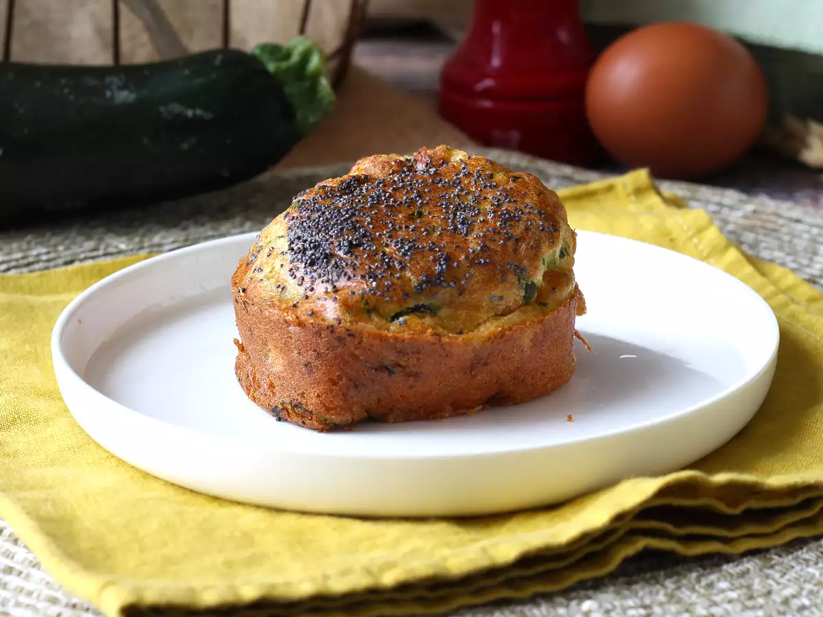 Мъфини от тиквички във фритюрник: леката и пухкава рецепта - снимка 3