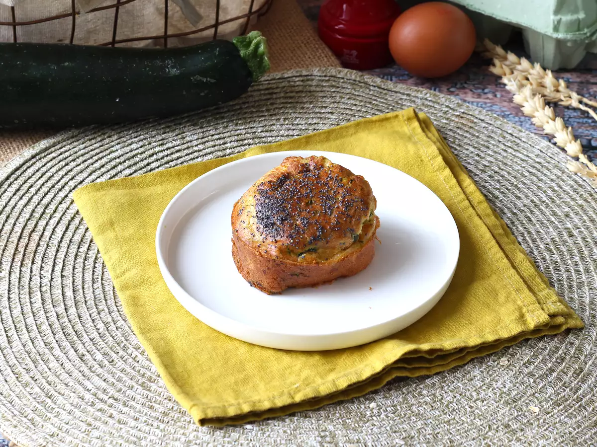 Мъфини от тиквички във фритюрник: леката и пухкава рецепта - снимка 5