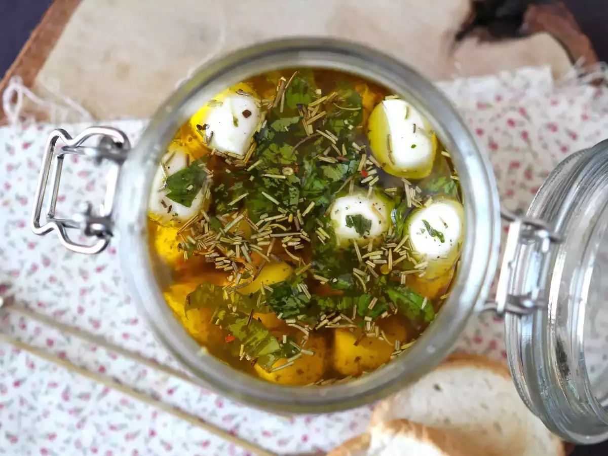 Мариновани топчета моцарела за аперитив или салата! - снимка 2