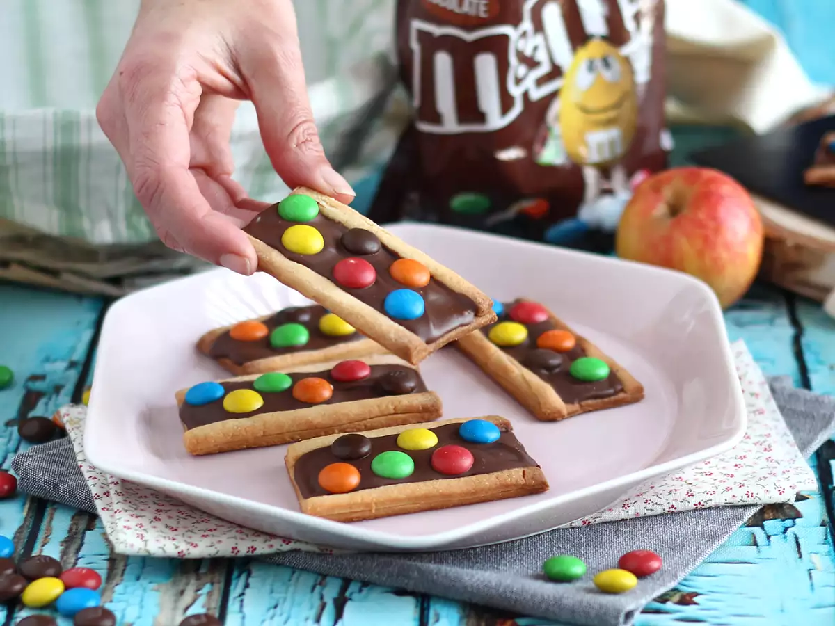 Маслени бисквити с M&M's