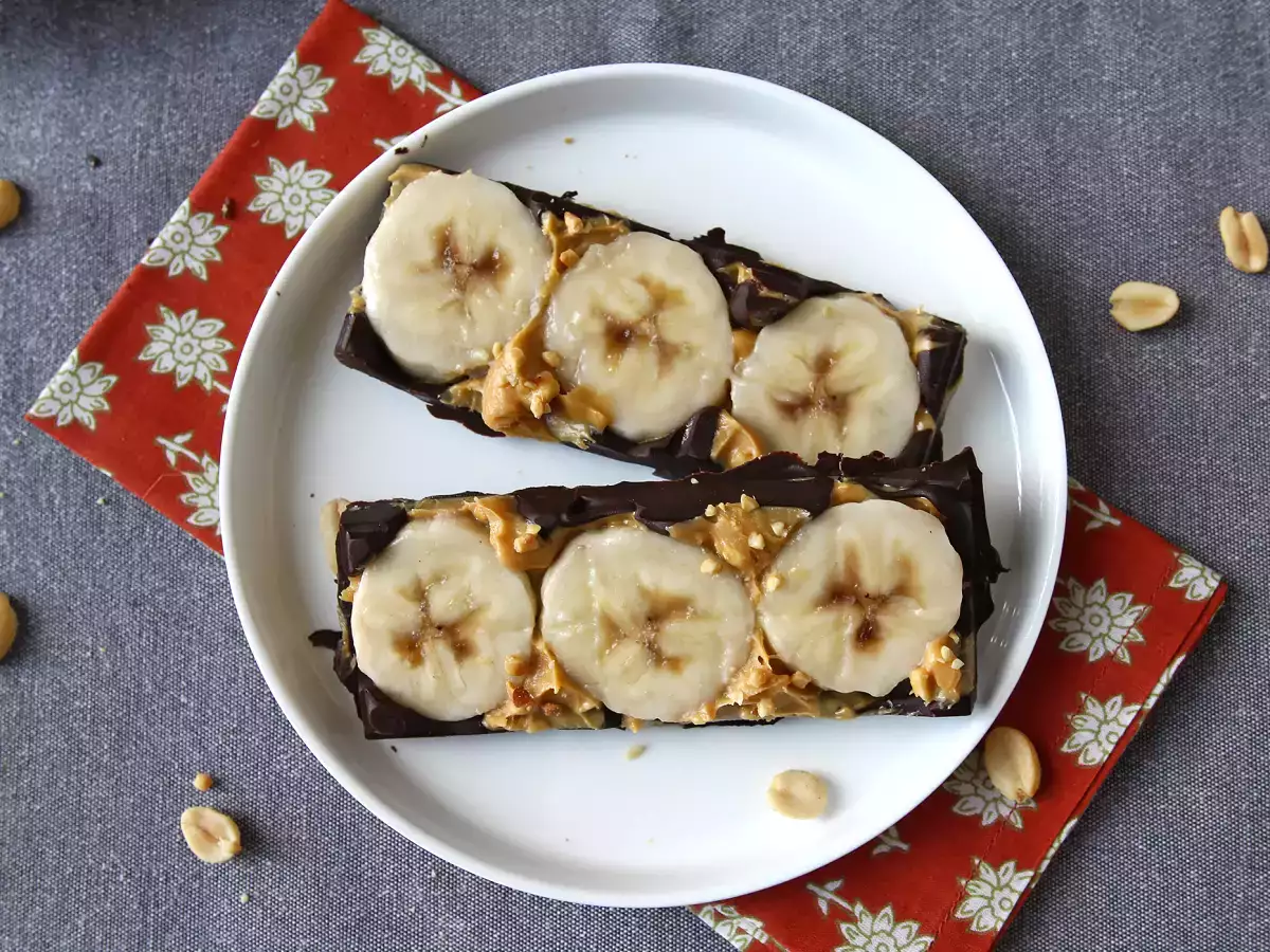 Мини барчета с банан, фъстъчено масло и шоколад, изключително вкусни и без добавена захар - снимка 5