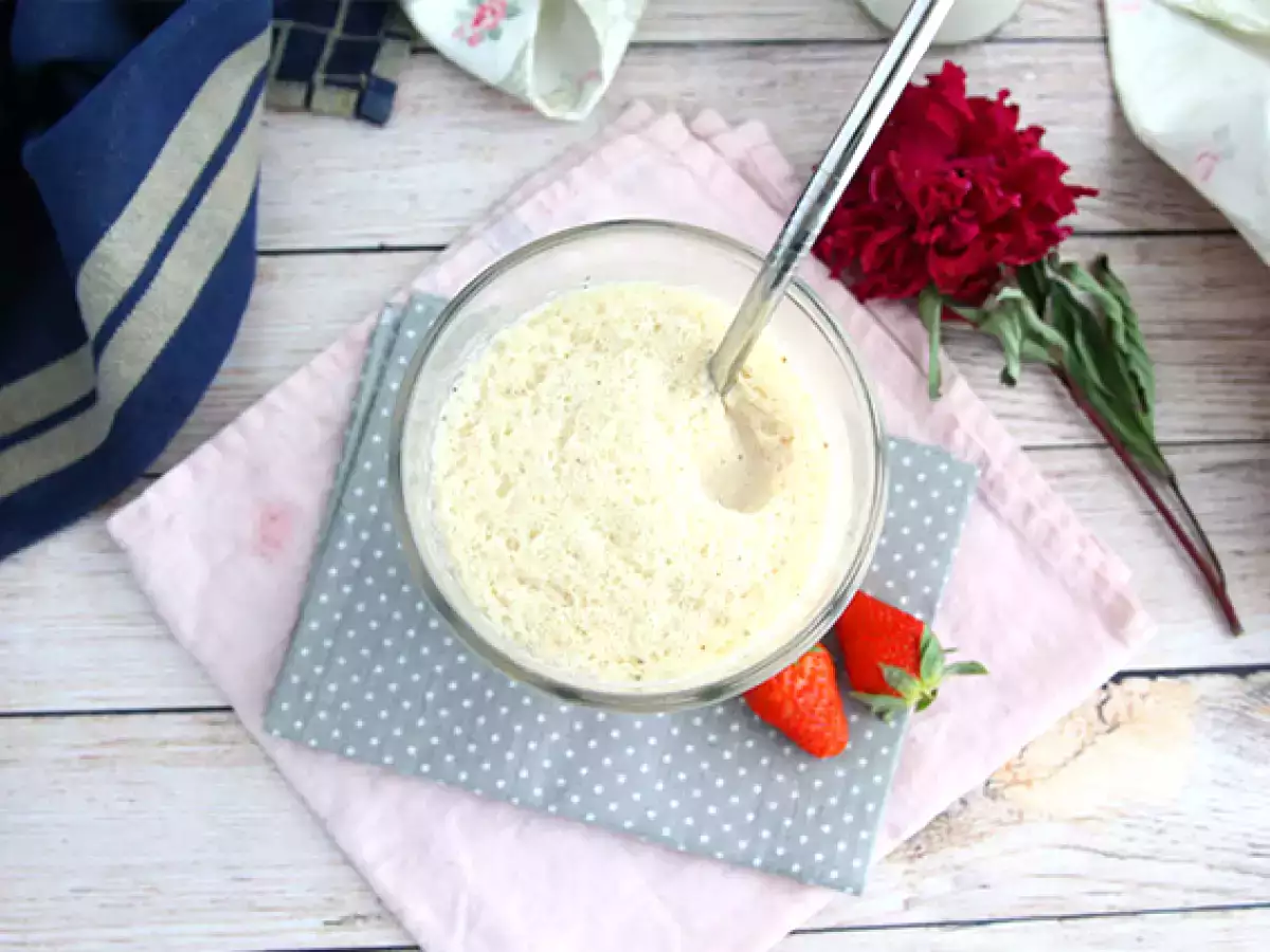 Млечен шейк от ягоди и ванилия - снимка 4