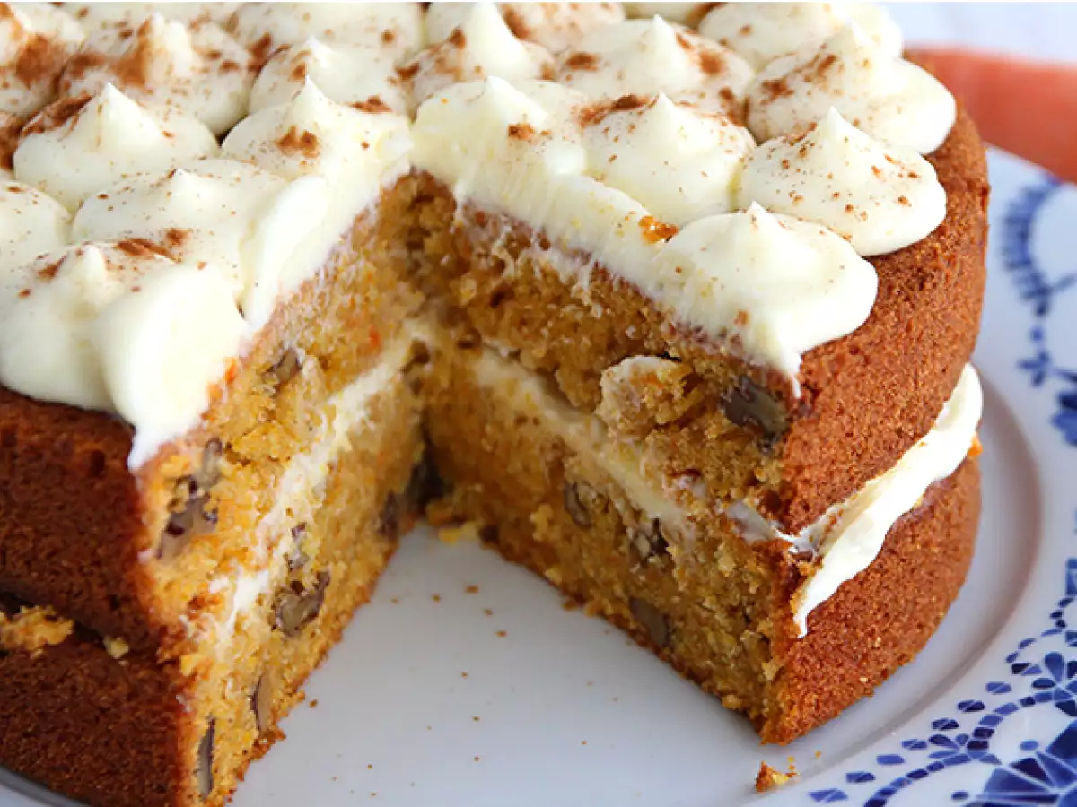 Морковена торта (Carrot Cake) с орехи - снимка 2