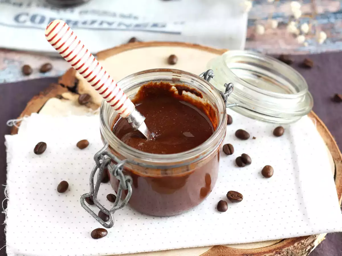 Най-после разпространение за любителите на кафето! С шоколад и лешници - снимка 2