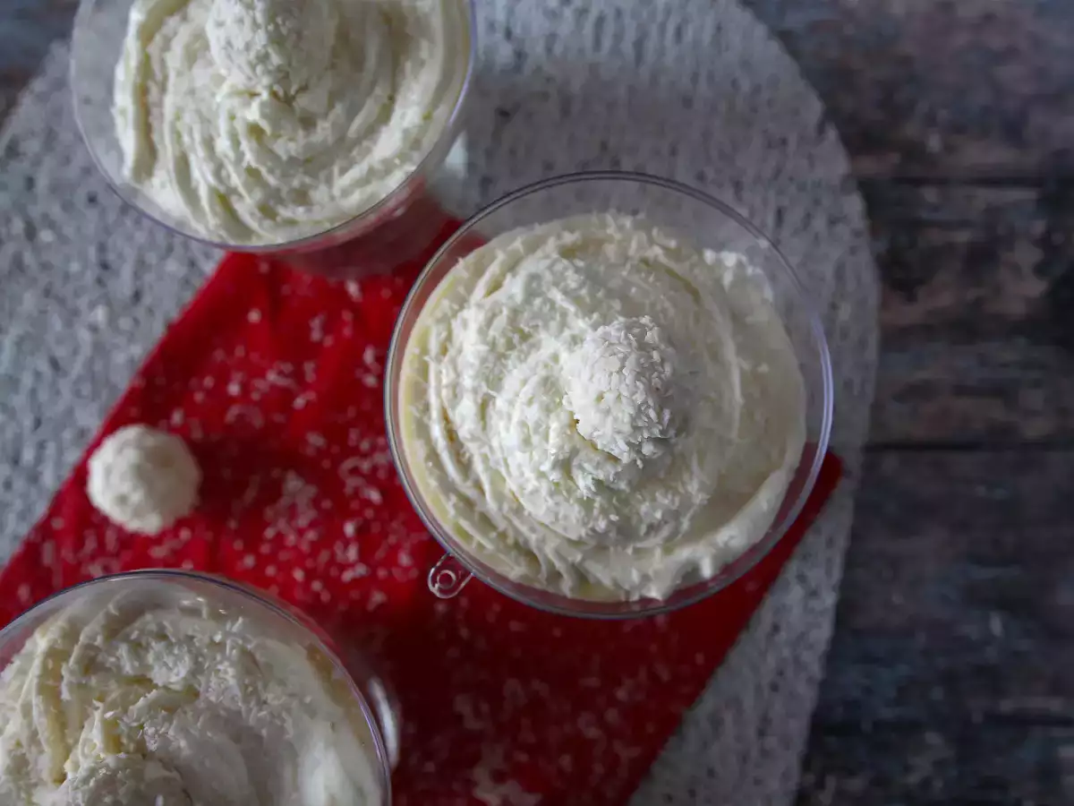 Неизпечени кокосови верини в стил Raffaello - приказен десерт в снежна топка - снимка 4