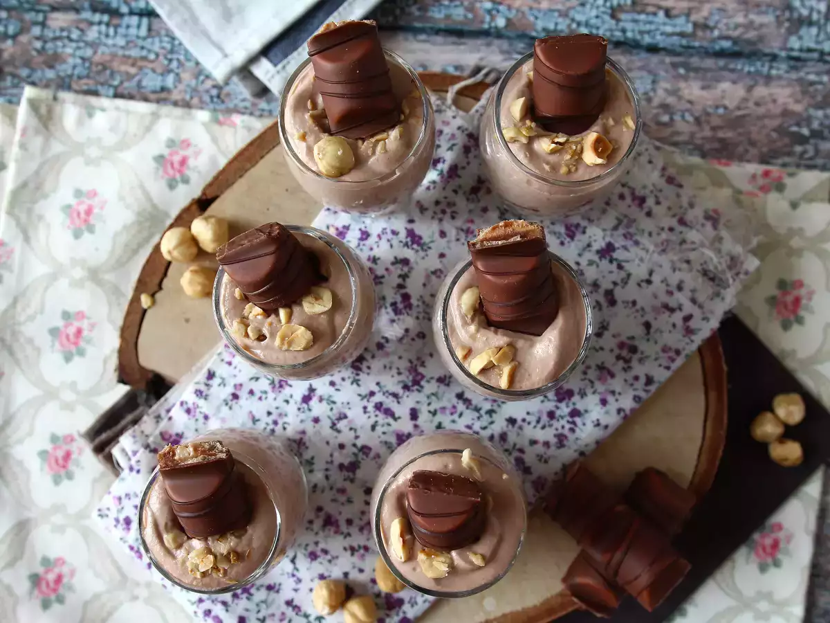 Неустоими десерти Kinder Bueno в чашки без печене - снимка 4