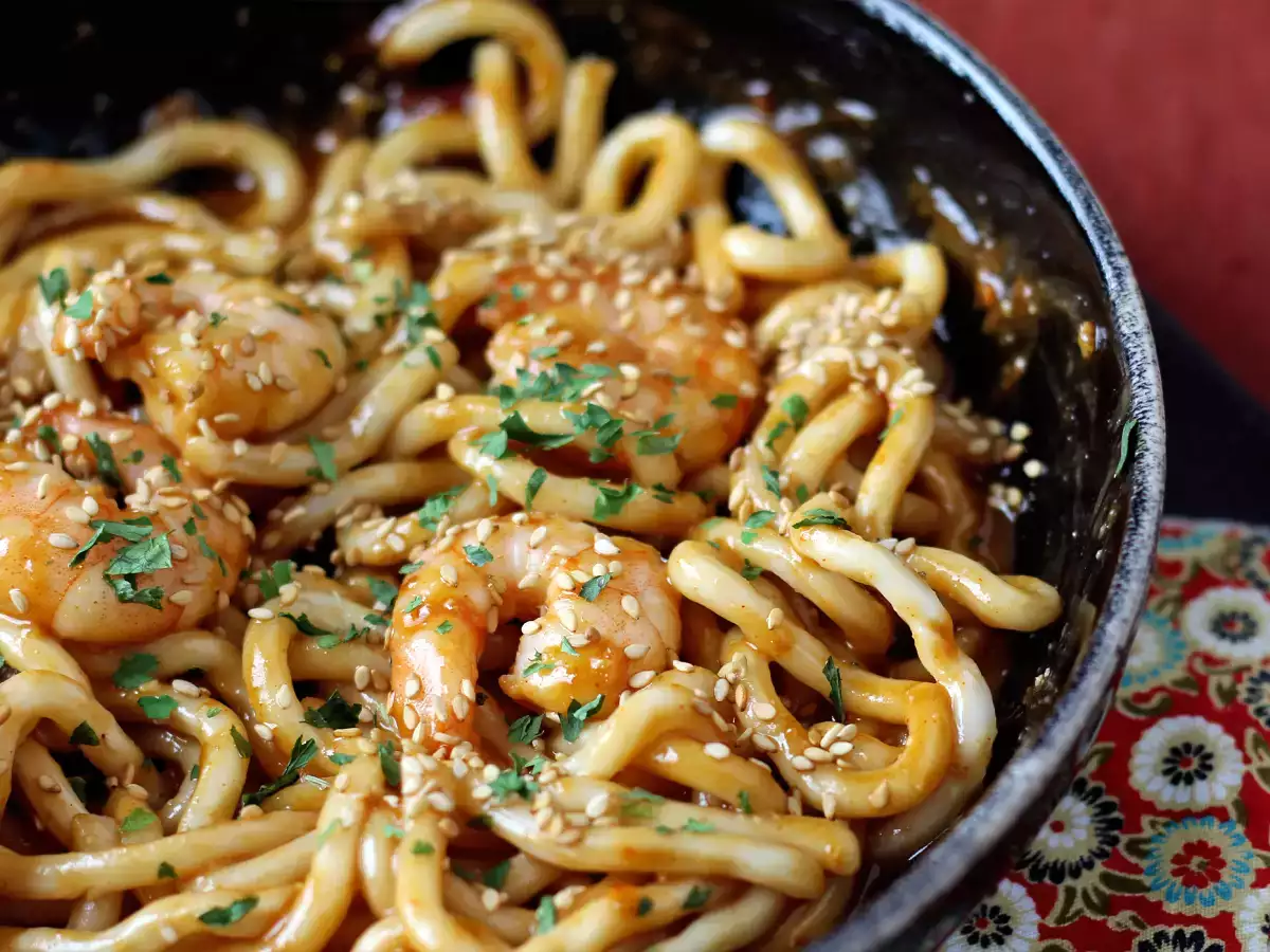 Нудли удон със скариди и пикантен фъстъчен сос - снимка 3