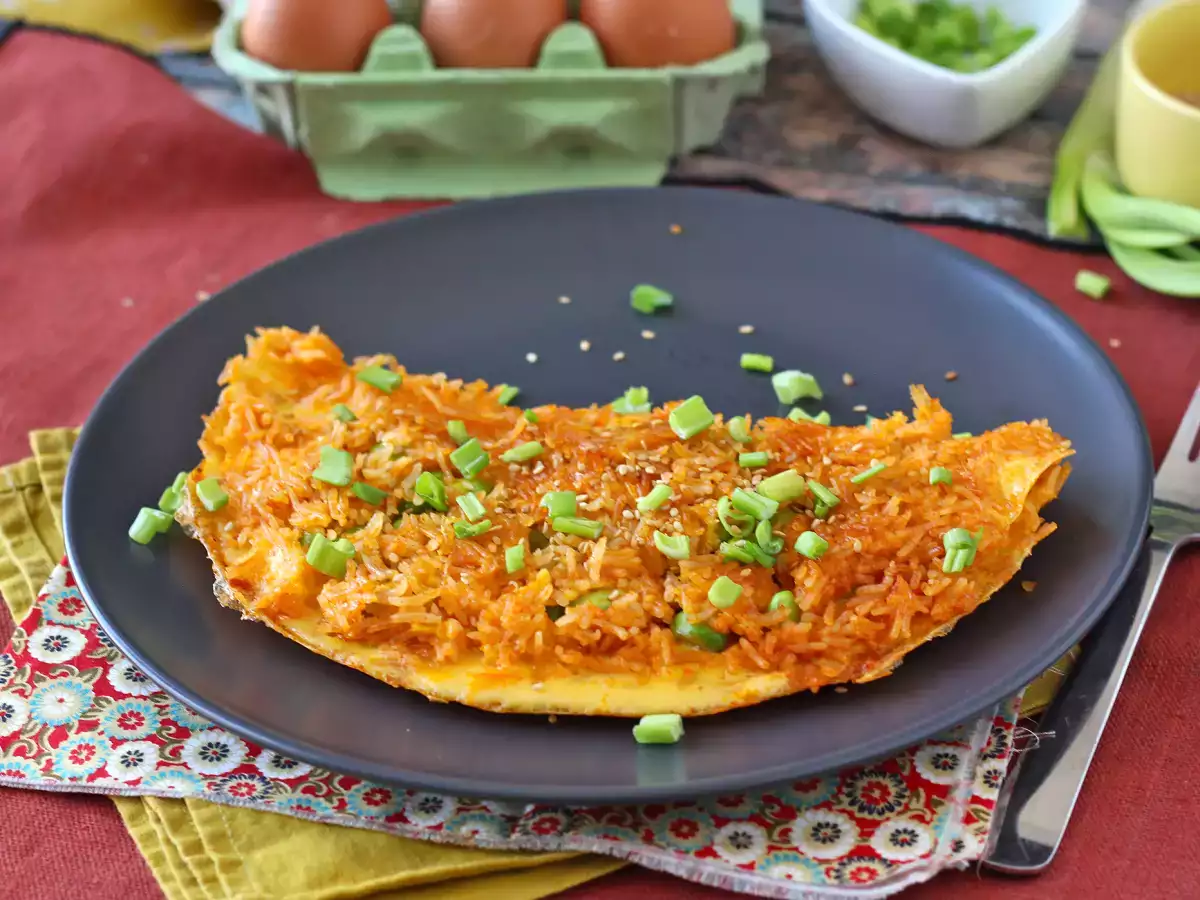 Омлет с хрупкав ориз и соеви зърна - пикантно ястие, което се приготвя бързо и без отпадъци! - снимка 3