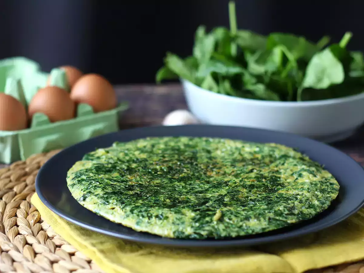 Омлет със спанак – лесно и вкусно вегетарианско основно ястие - снимка 3