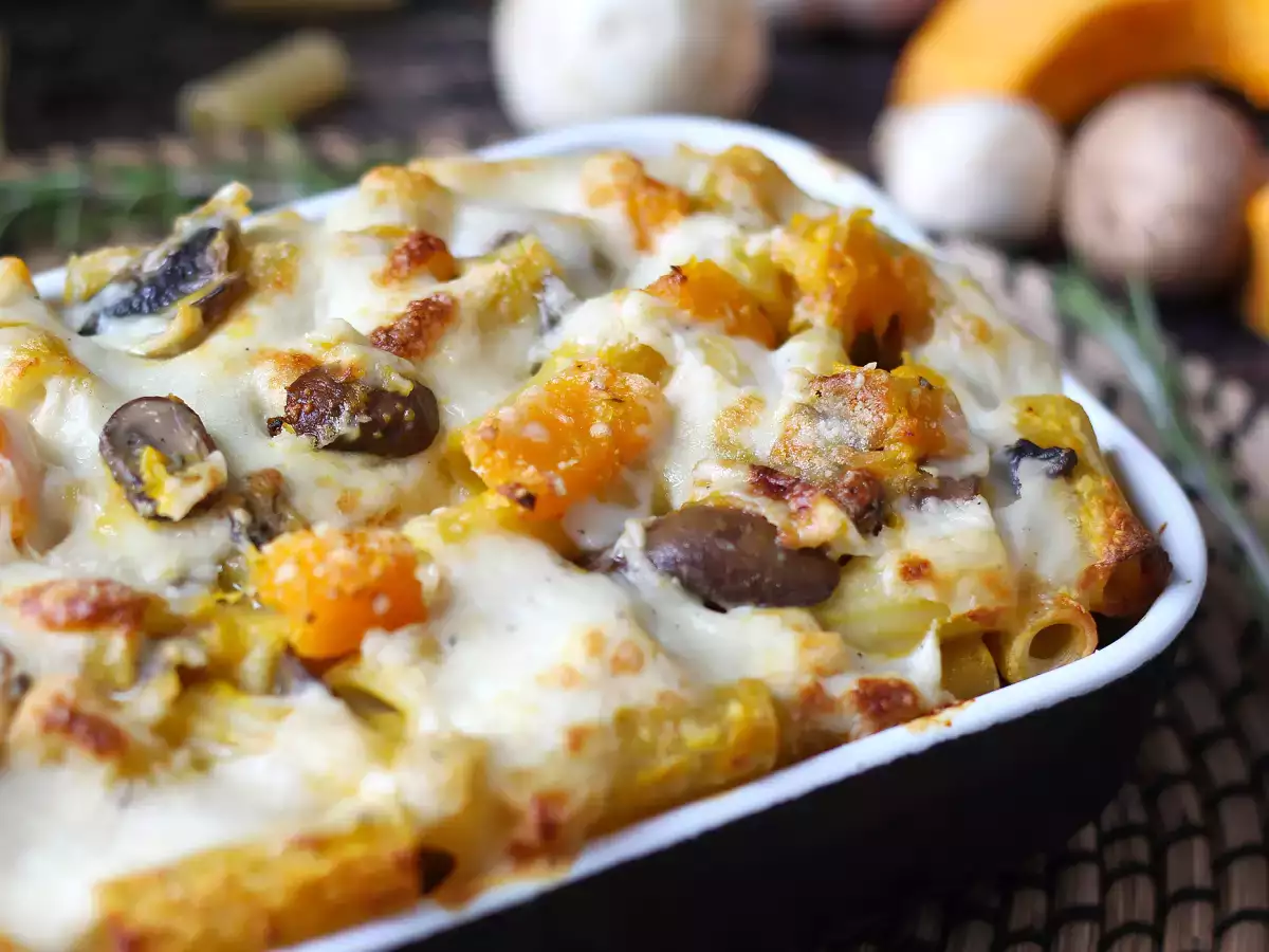 Паста на фурна с тиква, гъби и бешамел - снимка 3